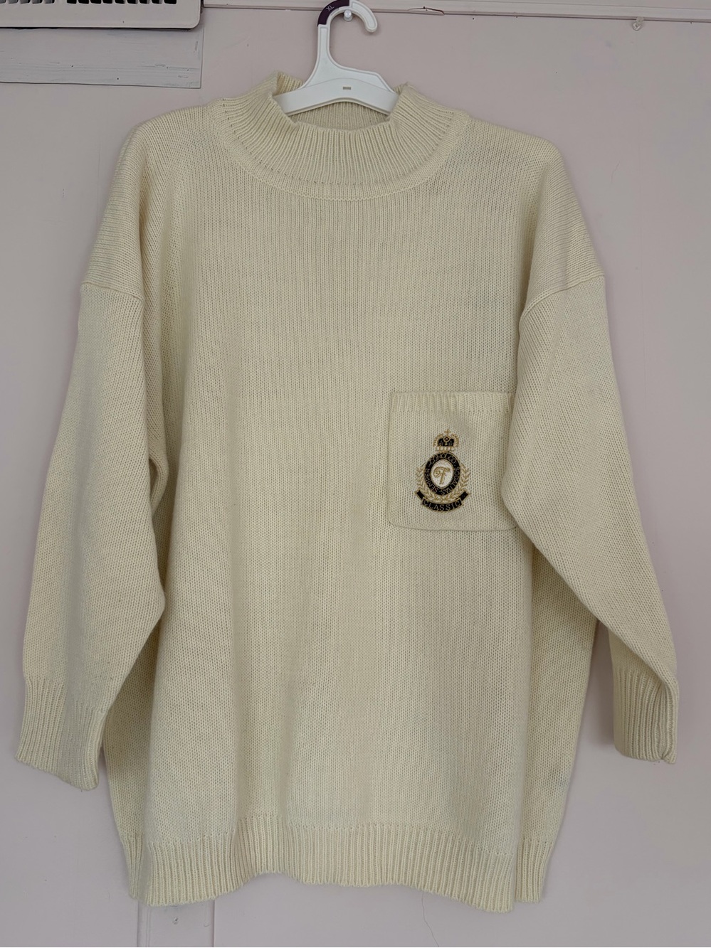 Cream Rib-Knit Pocket Sweater with Crest Detail vintage over size